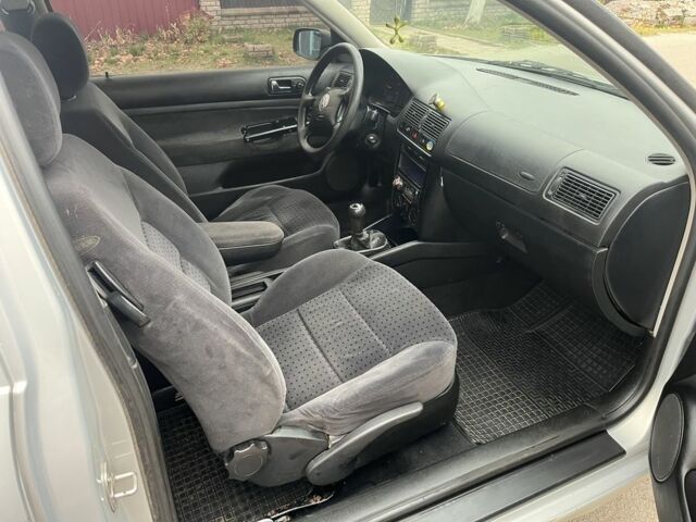 Серый Фольксваген Гольф, объемом двигателя 1.9 л и пробегом 306 тыс. км за 1750 $, фото 11 на Automoto.ua