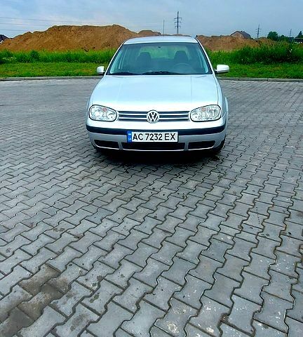 Серый Фольксваген Гольф, объемом двигателя 1.4 л и пробегом 229 тыс. км за 3200 $, фото 5 на Automoto.ua