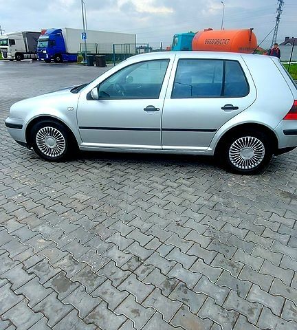 Серый Фольксваген Гольф, объемом двигателя 1.4 л и пробегом 229 тыс. км за 3200 $, фото 1 на Automoto.ua