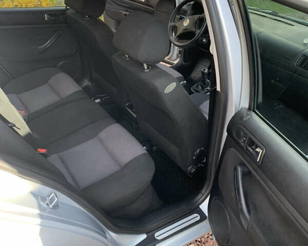 Серый Фольксваген Гольф, объемом двигателя 1.39 л и пробегом 230 тыс. км за 4200 $, фото 12 на Automoto.ua