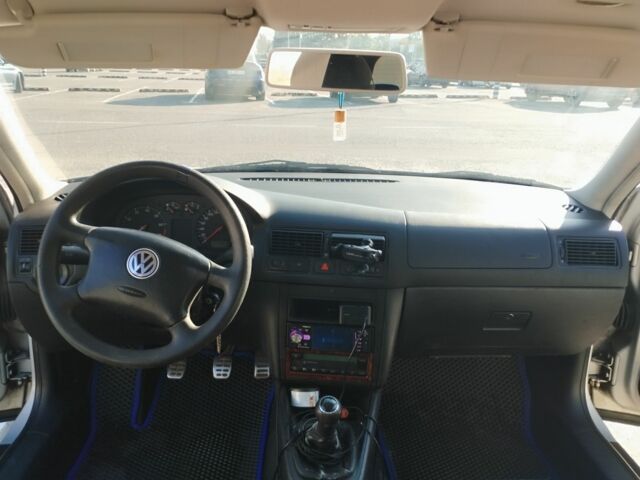 Серый Фольксваген Гольф, объемом двигателя 1.6 л и пробегом 227 тыс. км за 4500 $, фото 18 на Automoto.ua