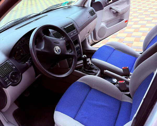 Серый Фольксваген Гольф, объемом двигателя 1.39 л и пробегом 204 тыс. км за 4500 $, фото 7 на Automoto.ua