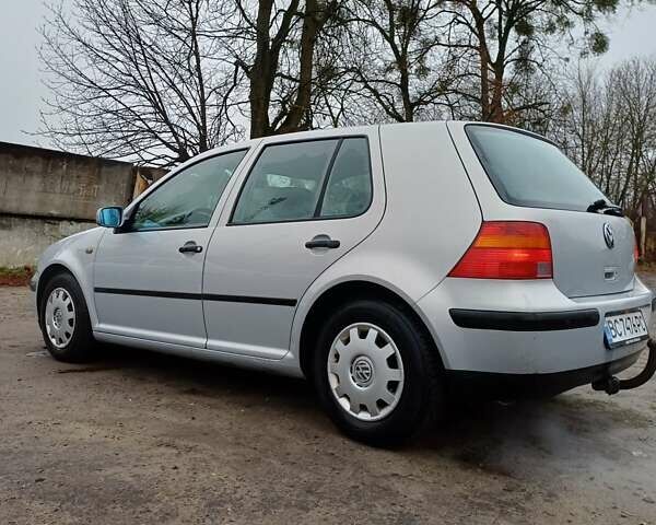 Серый Фольксваген Гольф, объемом двигателя 1.6 л и пробегом 238 тыс. км за 3850 $, фото 3 на Automoto.ua