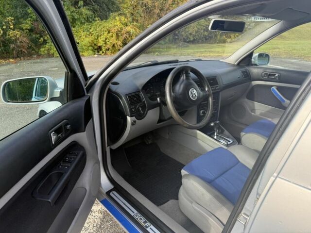 Серый Фольксваген Гольф, объемом двигателя 1.6 л и пробегом 251 тыс. км за 3950 $, фото 6 на Automoto.ua