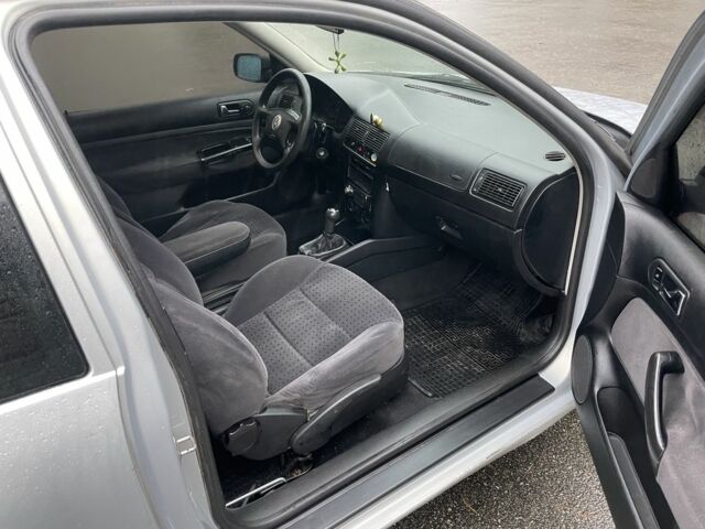 Серый Фольксваген Гольф, объемом двигателя 1.9 л и пробегом 300 тыс. км за 1700 $, фото 8 на Automoto.ua