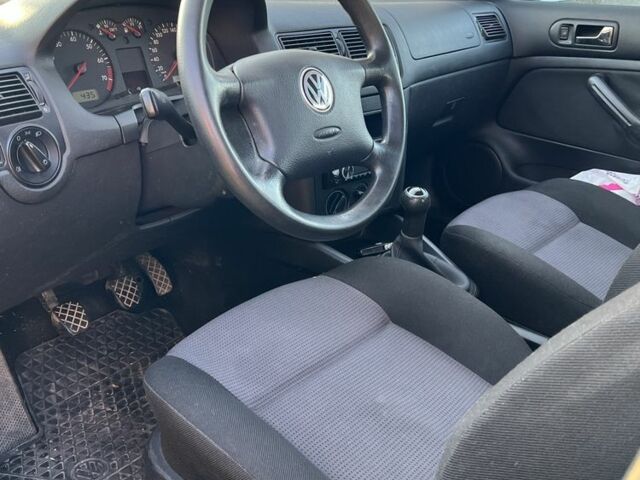 Сірий Фольксваген Гольф, об'ємом двигуна 1.6 л та пробігом 200 тис. км за 4499 $, фото 6 на Automoto.ua