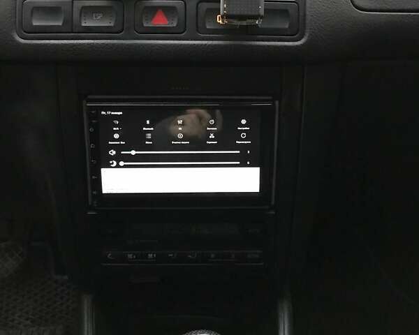 Серый Фольксваген Гольф, объемом двигателя 1.4 л и пробегом 307 тыс. км за 3700 $, фото 5 на Automoto.ua