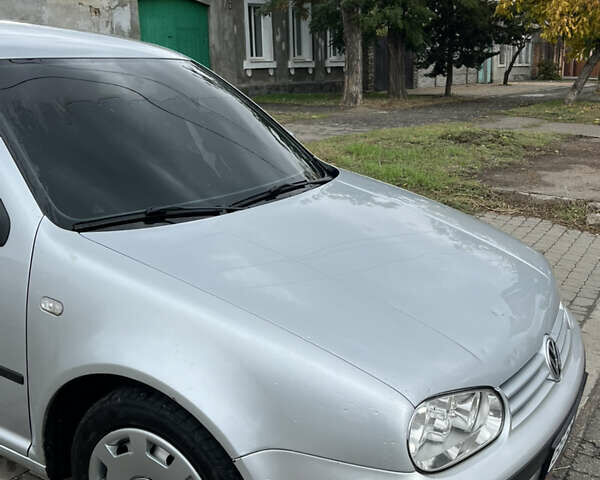 Серый Фольксваген Гольф, объемом двигателя 1.39 л и пробегом 210 тыс. км за 3900 $, фото 5 на Automoto.ua