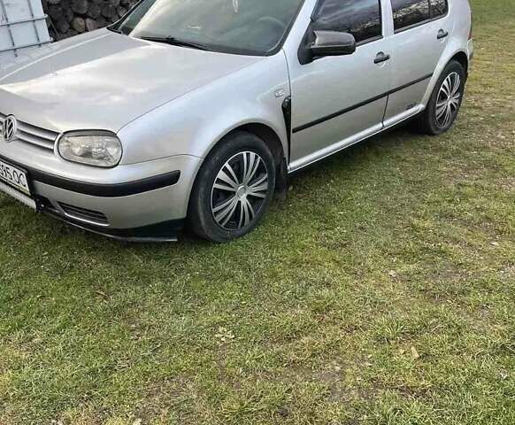 Сірий Фольксваген Гольф, об'ємом двигуна 1.39 л та пробігом 305 тис. км за 3500 $, фото 4 на Automoto.ua