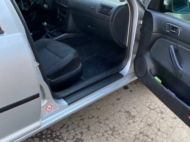 Серый Фольксваген Гольф, объемом двигателя 1.6 л и пробегом 239 тыс. км за 4200 $, фото 6 на Automoto.ua