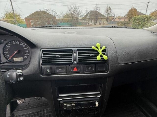 Серый Фольксваген Гольф, объемом двигателя 1.6 л и пробегом 220 тыс. км за 4500 $, фото 9 на Automoto.ua