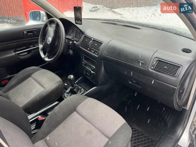 Серый Фольксваген Гольф, объемом двигателя 1.39 л и пробегом 245 тыс. км за 2750 $, фото 14 на Automoto.ua