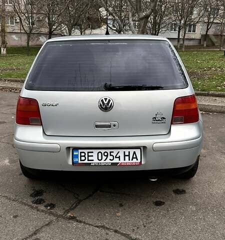 Серый Фольксваген Гольф, объемом двигателя 1.6 л и пробегом 213 тыс. км за 3600 $, фото 12 на Automoto.ua