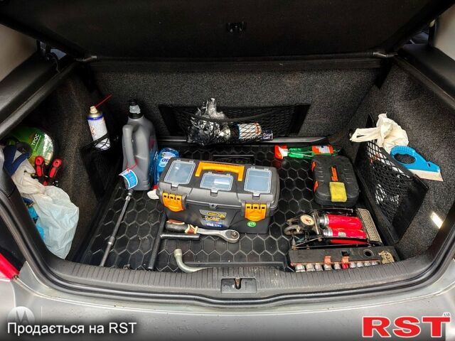 Серый Фольксваген Гольф, объемом двигателя 1.4 л и пробегом 212 тыс. км за 3600 $, фото 11 на Automoto.ua