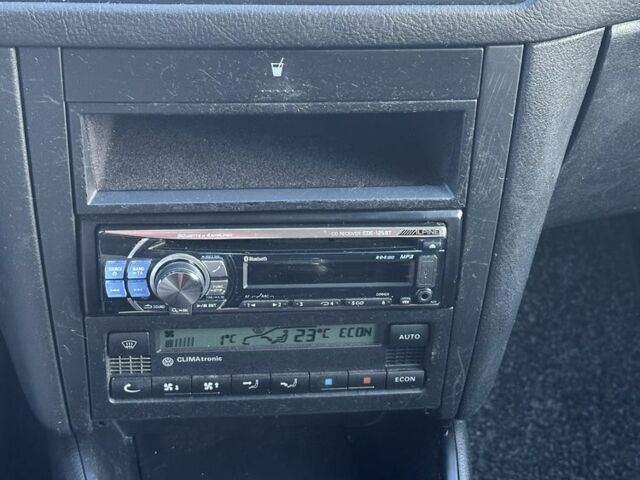 Серый Фольксваген Гольф, объемом двигателя 1.6 л и пробегом 154 тыс. км за 4699 $, фото 19 на Automoto.ua