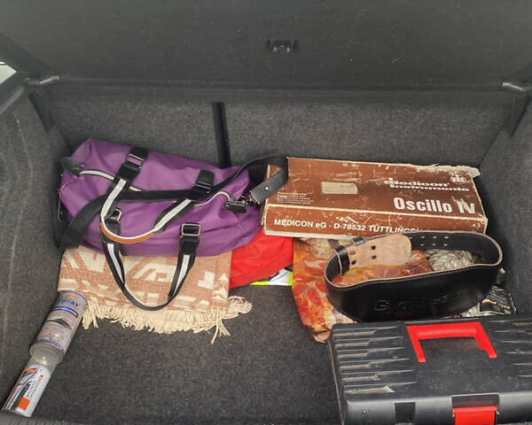 Сірий Фольксваген Гольф, об'ємом двигуна 1.9 л та пробігом 328 тис. км за 3500 $, фото 7 на Automoto.ua