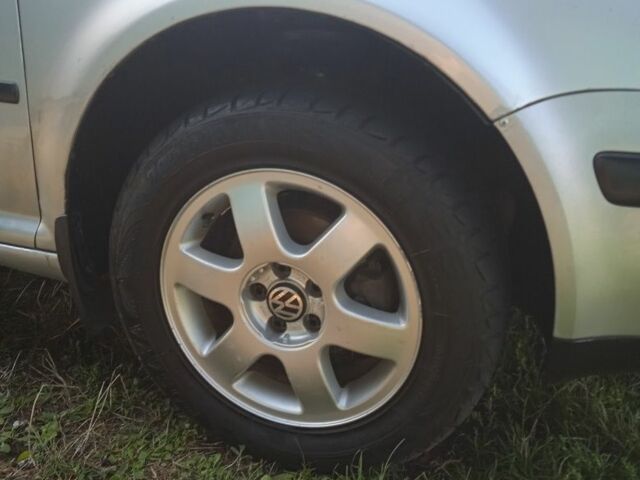 Сірий Фольксваген Гольф, об'ємом двигуна 1.4 л та пробігом 320 тис. км за 3400 $, фото 2 на Automoto.ua