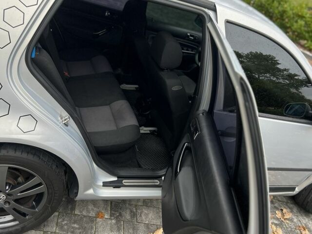 Серый Фольксваген Гольф, объемом двигателя 1.6 л и пробегом 263 тыс. км за 4000 $, фото 14 на Automoto.ua