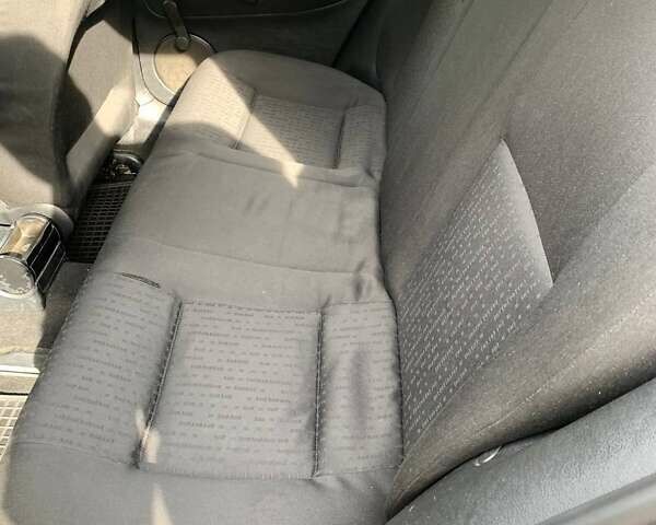 Серый Фольксваген Гольф, объемом двигателя 1.6 л и пробегом 272 тыс. км за 3000 $, фото 5 на Automoto.ua