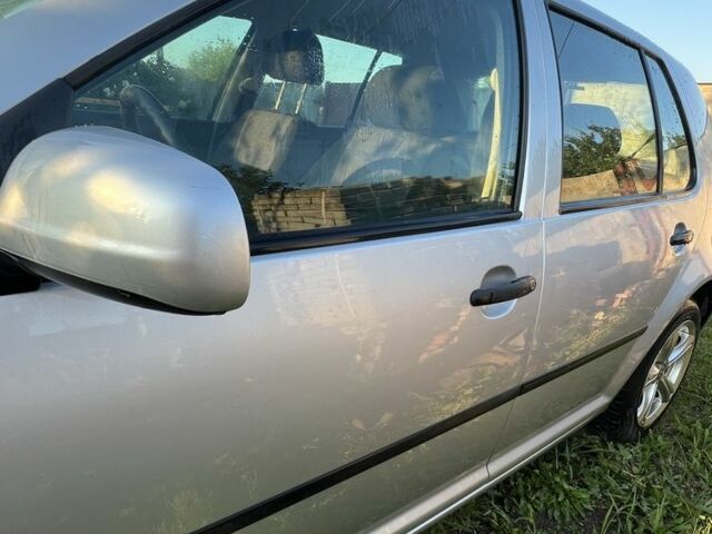 Сірий Фольксваген Гольф, об'ємом двигуна 1.6 л та пробігом 200 тис. км за 4499 $, фото 2 на Automoto.ua