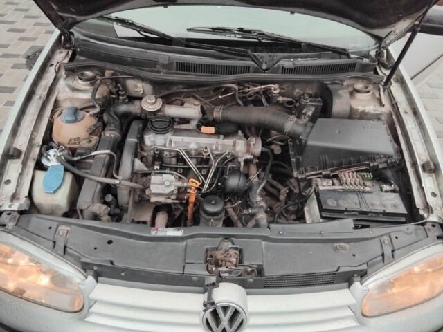 Серый Фольксваген Гольф, объемом двигателя 1.9 л и пробегом 320 тыс. км за 1750 $, фото 10 на Automoto.ua