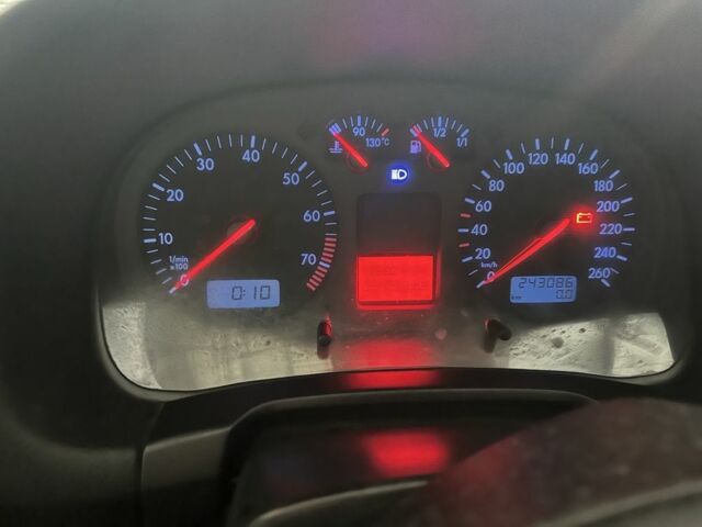 Серый Фольксваген Гольф, объемом двигателя 1.6 л и пробегом 234 тыс. км за 1500 $, фото 1 на Automoto.ua