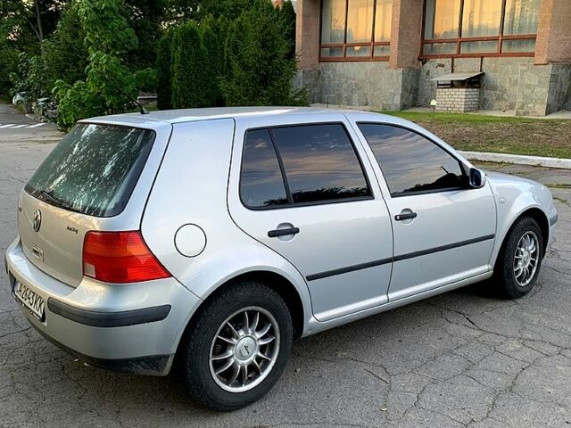 Серый Фольксваген Гольф, объемом двигателя 1.4 л и пробегом 268 тыс. км за 4500 $, фото 6 на Automoto.ua