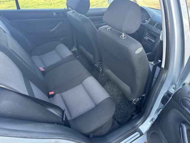 Серый Фольксваген Гольф, объемом двигателя 1.6 л и пробегом 154 тыс. км за 4699 $, фото 13 на Automoto.ua