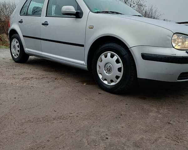 Серый Фольксваген Гольф, объемом двигателя 1.6 л и пробегом 238 тыс. км за 3850 $, фото 15 на Automoto.ua