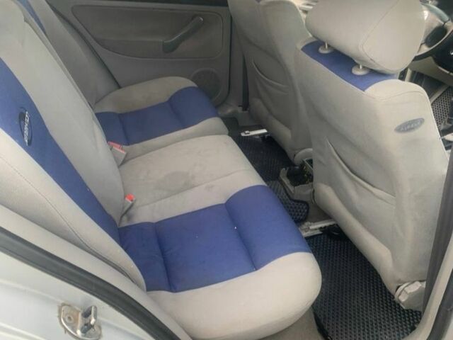 Серый Фольксваген Гольф, объемом двигателя 1.6 л и пробегом 290 тыс. км за 3500 $, фото 12 на Automoto.ua