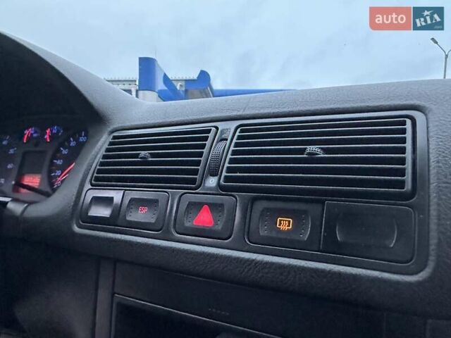 Серый Фольксваген Гольф, объемом двигателя 1.39 л и пробегом 189 тыс. км за 2999 $, фото 34 на Automoto.ua