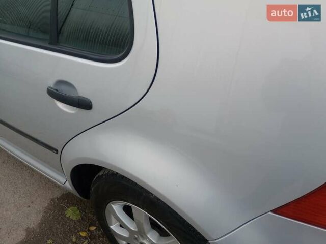 Серый Фольксваген Гольф, объемом двигателя 1.39 л и пробегом 253 тыс. км за 3700 $, фото 45 на Automoto.ua