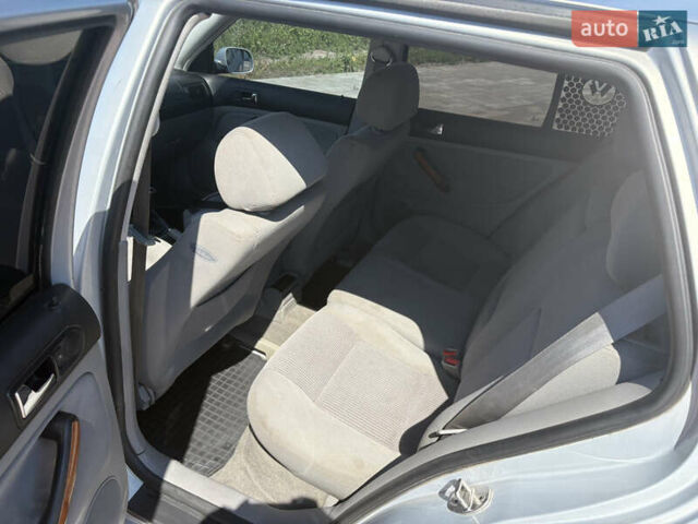 Серый Фольксваген Гольф, объемом двигателя 1.6 л и пробегом 270 тыс. км за 3500 $, фото 8 на Automoto.ua