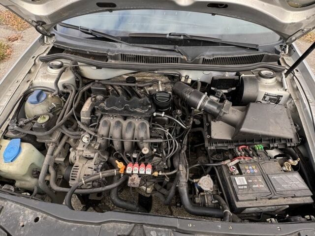 Серый Фольксваген Гольф, объемом двигателя 1.6 л и пробегом 300 тыс. км за 900 $, фото 5 на Automoto.ua