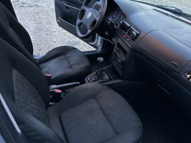 Серый Фольксваген Гольф, объемом двигателя 1.9 л и пробегом 260 тыс. км за 4200 $, фото 12 на Automoto.ua