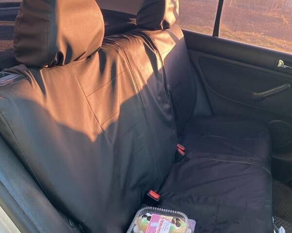 Серый Фольксваген Гольф, объемом двигателя 1.6 л и пробегом 275 тыс. км за 4000 $, фото 9 на Automoto.ua