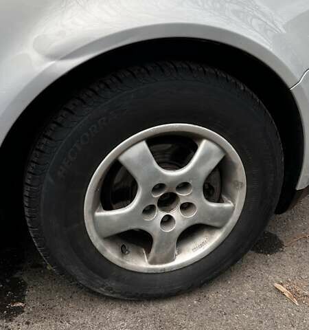 Серый Фольксваген Гольф, объемом двигателя 1.6 л и пробегом 213 тыс. км за 3600 $, фото 4 на Automoto.ua