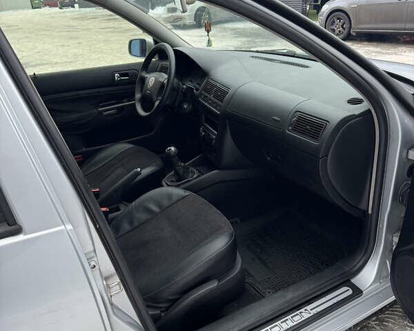 Сірий Фольксваген Гольф, об'ємом двигуна 1.39 л та пробігом 242 тис. км за 4250 $, фото 16 на Automoto.ua