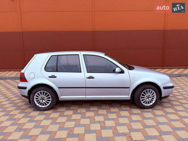 Серый Фольксваген Гольф, объемом двигателя 1.39 л и пробегом 204 тыс. км за 4500 $, фото 2 на Automoto.ua