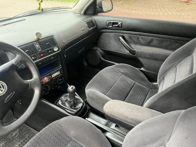 Серый Фольксваген Гольф, объемом двигателя 1.9 л и пробегом 306 тыс. км за 1750 $, фото 12 на Automoto.ua