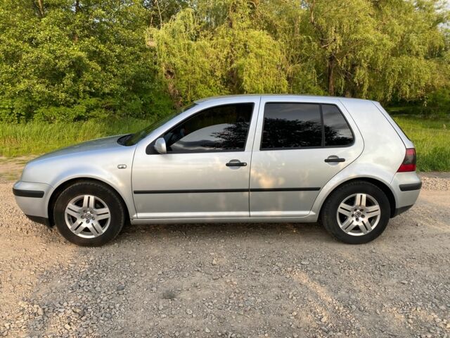 Серый Фольксваген Гольф, объемом двигателя 1.4 л и пробегом 242 тыс. км за 4500 $, фото 6 на Automoto.ua