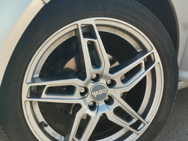 Серый Фольксваген Гольф, объемом двигателя 1.6 л и пробегом 227 тыс. км за 4500 $, фото 7 на Automoto.ua