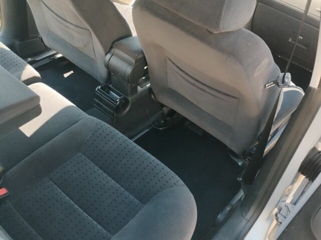 Серый Фольксваген Гольф, объемом двигателя 1.6 л и пробегом 227 тыс. км за 4500 $, фото 21 на Automoto.ua