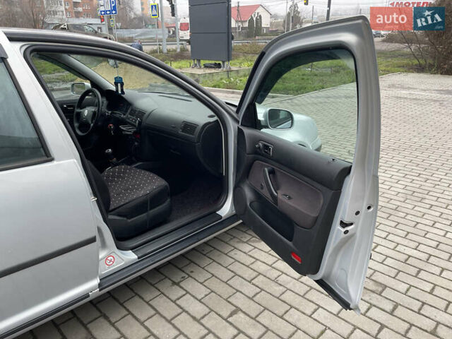 Сірий Фольксваген Гольф, об'ємом двигуна 1.39 л та пробігом 264 тис. км за 3999 $, фото 20 на Automoto.ua