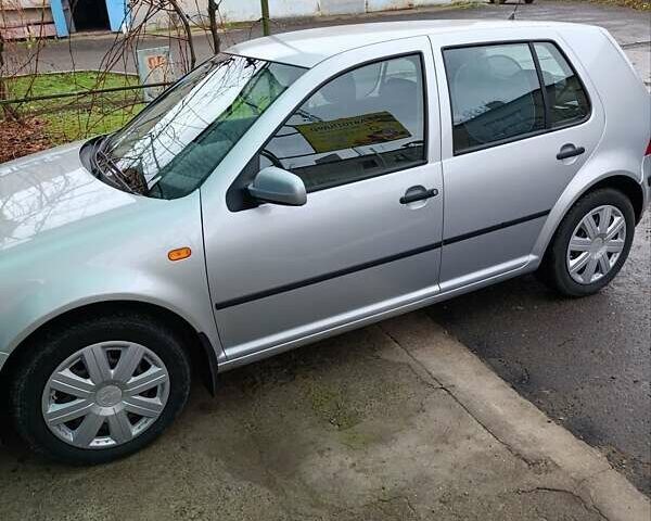 Серый Фольксваген Гольф, объемом двигателя 1.39 л и пробегом 185 тыс. км за 4100 $, фото 3 на Automoto.ua