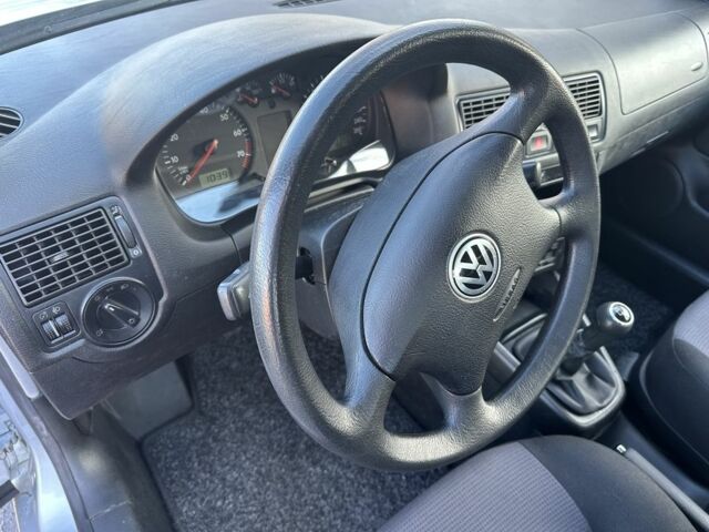 Серый Фольксваген Гольф, объемом двигателя 1.6 л и пробегом 154 тыс. км за 4699 $, фото 17 на Automoto.ua