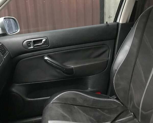 Серый Фольксваген Гольф, объемом двигателя 1.4 л и пробегом 307 тыс. км за 3700 $, фото 3 на Automoto.ua