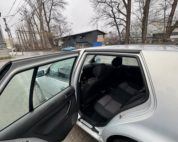 Серый Фольксваген Гольф, объемом двигателя 1.39 л и пробегом 260 тыс. км за 3300 $, фото 8 на Automoto.ua