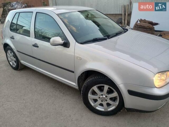 Серый Фольксваген Гольф, объемом двигателя 1.39 л и пробегом 253 тыс. км за 3700 $, фото 1 на Automoto.ua