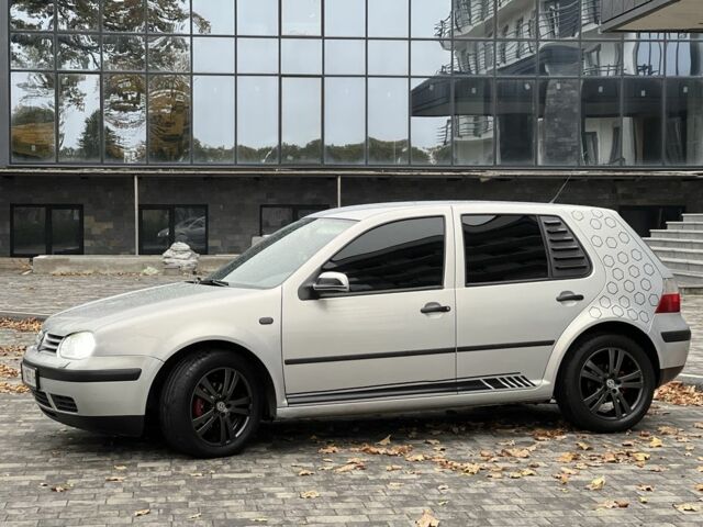 Серый Фольксваген Гольф, объемом двигателя 1.6 л и пробегом 263 тыс. км за 4000 $, фото 1 на Automoto.ua